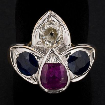 null René BOIVIN
Bague diamant taille ancienne, saphir rose et bleus, monture or...