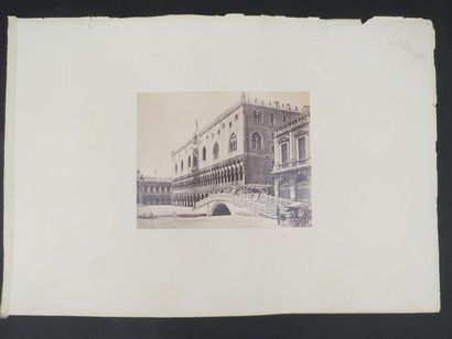 null Francis FRITH (1822-1898)
Vue de Venise
Trois tirages photographiques.
Cachet...