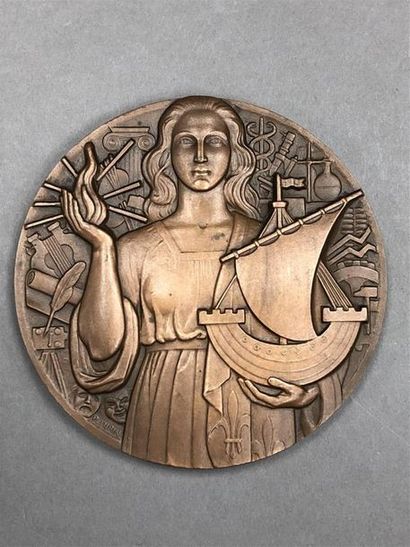 null ALGERIA / ALGERIE : Médaille en bronze avec à l'avers une personnification de...