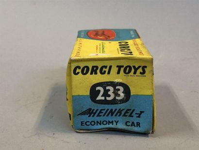 null CORGI TOYS - Lot de 3 miniatures en boîte :
- réf 460 : NEVILLE SEMENT. Etat...