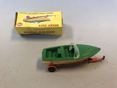null DINKY TOYS - Lot de 3 miniatures en boîte d'origine :
- réf 796 : HEALEY bateau...