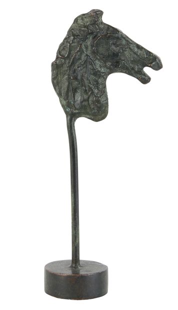 Diego GIACOMETTI 1902-1985 TÊTE DE CHEVAL, circa 1965
Bronze à patine verte antique,... Gazette Drouot