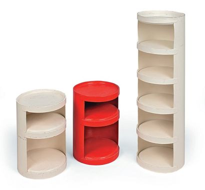 Jean Louis AVRIL (Né en 1935) Suite de trois meubles cylindriques aménagés d'étagères...