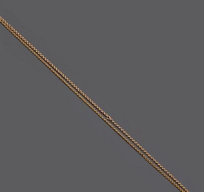 null Double row chain in 18 k (750 thousandths) yellow gold with hexagonal clasp...
