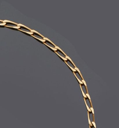 null 18 k (750 thousandths) yellow gold chain with a chain bracelet link.

Weight:...