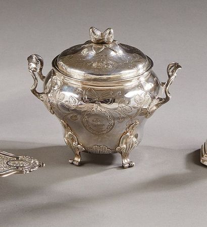 null MARSEILLE 177....... (unreadable)

Covered four-legged silver sugar bowl with...