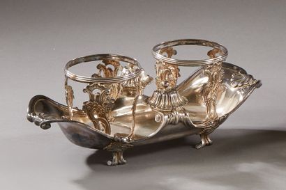 null VERSAILLES 1775 - 1780

Mounting of a silver vinegar vinegar tank in the shape...