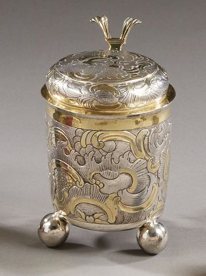 null Mug covered in silver and vermeil 84 zolotniks (875 thousandths) resting on...