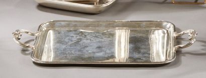 null CHRISTOFLE

Silver tray with moulded edges, two handles with windings and shells.

Minerva,...