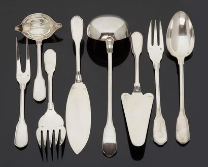 null CHRISTOFLE goldsmith

Large silver cutlery housewife model net including:

-...