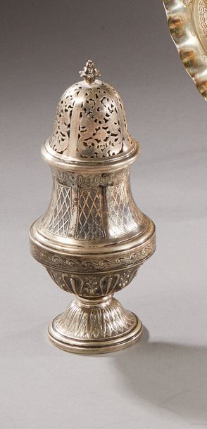 null Silver dusting baluster model with decoration of crosspieces, lambrequins, foliage...