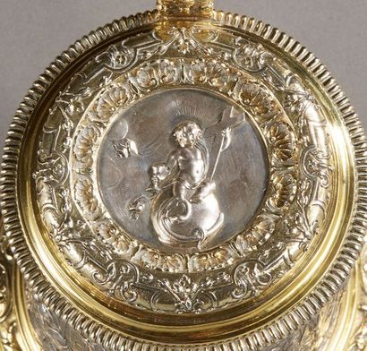 null AUGBOURG 1697 - 1699

Chope couverte en argent et vermeil de forme tronconique....