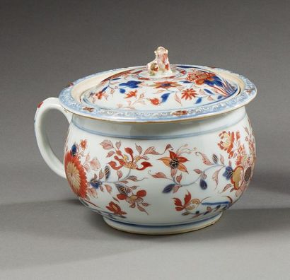 null CHINE - Epoque KANGXI (1662-1722)

Bourdaloue en porcelaine à décor en bleu...