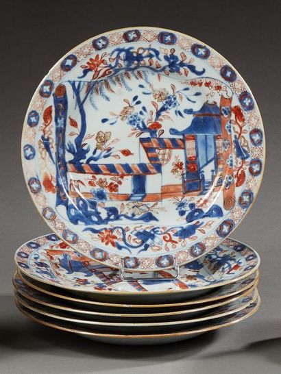 null CHINE - Epoque KANGXI (1662 - 1722)

Six assiettes en porcelaine Imari à décor...