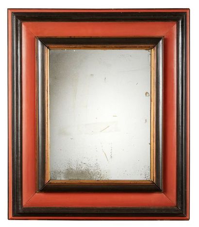 null Miroir dans un cadre en bois peint rouge et noir

66 x 57 cm