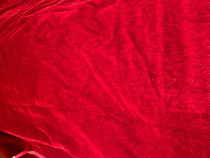 null Paire de rideaux en velours de laine rouge. Hauteur : 261 cm et largeur : 105...