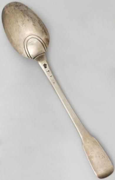 null Cuiller à ragoût en argent.Modèle uni plat, la spatule à léger décrochement,...