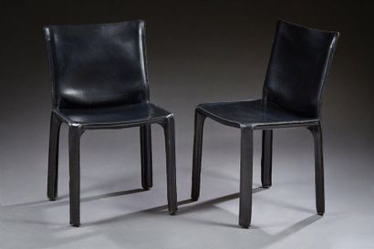 null Mario Bellini (né en 1935). Paire de chaises modèle 412 Cab, structure en métal...