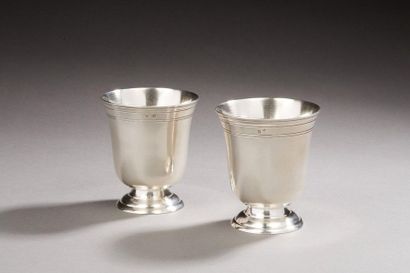 null RAVINET D'ENFERT

Paire de timbales en argent de forme tulipe reposant sur un...