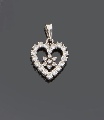 null Pendentif coeur en or gris 18 k (750 millièmes) serti d'une ligne de diamants...