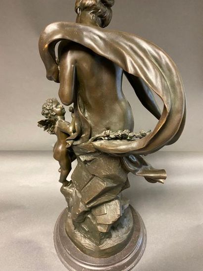null D'après Mathurin MOREAU (1822-1912)

Vénus réprimandant l'Amour

Bronze à patine...
