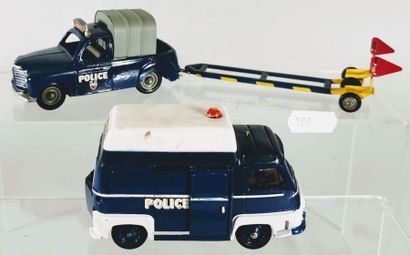 null CIJ EUROPARC: Estafette RENAULT POLICE avec gyrophare, 3/91.

-Ensemble POLICE...