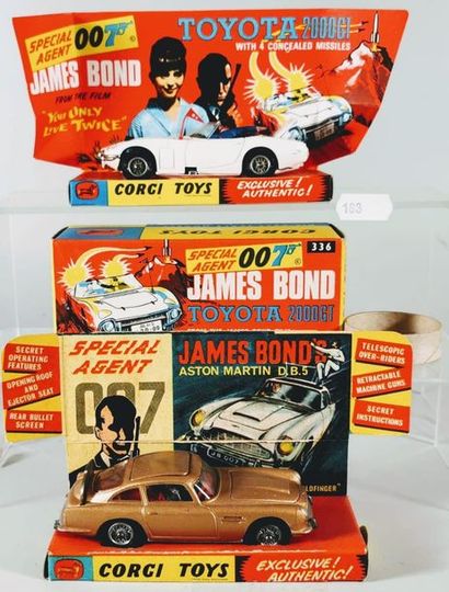 null CORGI TOYS: TOYOTA 2000 GT JAMES BOND “YOU ONLY LIVE TWICE” 336, complet, avec...