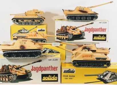 null SOLIDO - Véhicules militaires (sable) (BO) : JAGD PANTHER n°228 (x 3) dont 2...