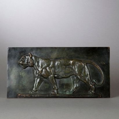 null D'après Antoine-Louis BARYE (1796 - 1875)

Tigre marchant

Bas-relief rectangulaire...