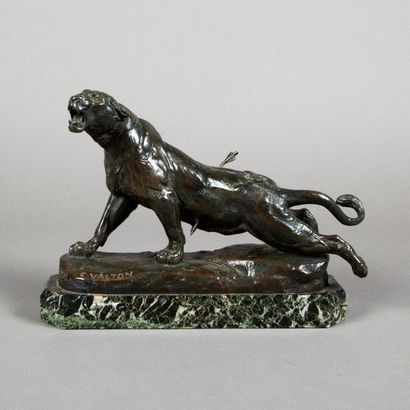 null Charles VALTON (1851-1918)

Lionne blessée

Bronze à patine brune, signé sur...