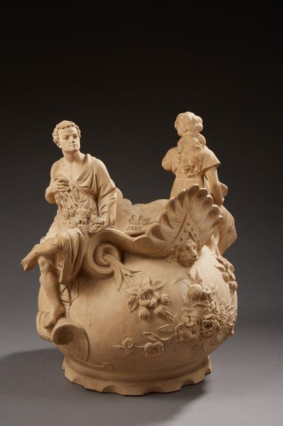 null Vase en terre cuite "été" à décor de deux personnages masculins et féminins...