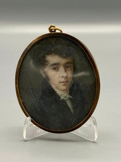 null Ecole FRANCAISE du XIXe siècle

Portrait d'homme

Miniature ovale sur ivoire...