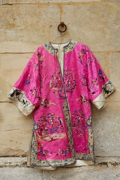 null Fuchsia silk women's kimono with polychrome silk embroidered roundels of characters...