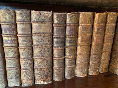 null Fort lot de volumes du XVIIIe siècle reliés en veau dont principalement recueils...