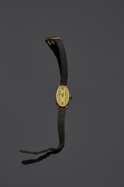 null Montre bracelet de dame à cadran ovale en or jaune 18 k (750 millièmes) et vermeil,...