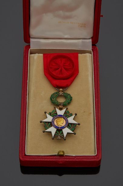 null ARTHUS BERTRAND Paris

Médaille de la Légion d'honneur en argent.

Dans son...