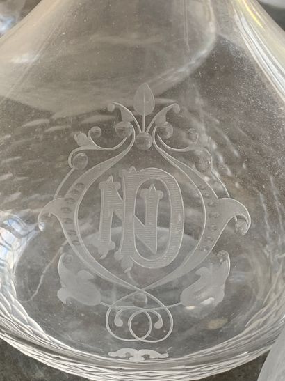 null Five crystal decanters with engraved decoration at the foot of the body of scales,...