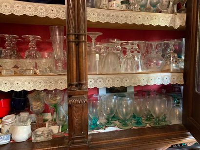 Lot of various glassware