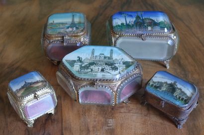 null Lot of 5 chromolithographed boxes on the theme of the World Fairs or touris...
