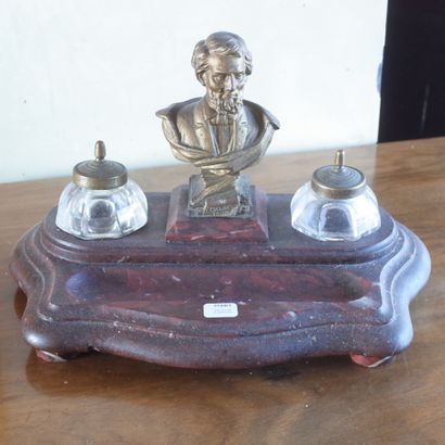 null Marble and regula inkwell, with the effigy of Abraham Lincoln.