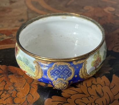 null Saltcellar in enamelled copper

English work of the 18th century