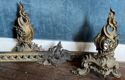 null Pair of andirons and mantel bar

Louis XV style