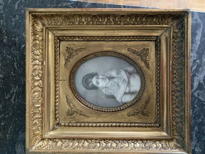 null 19th century FRENCH school

Portrait of a lady with an oval shape

Grisaille,...