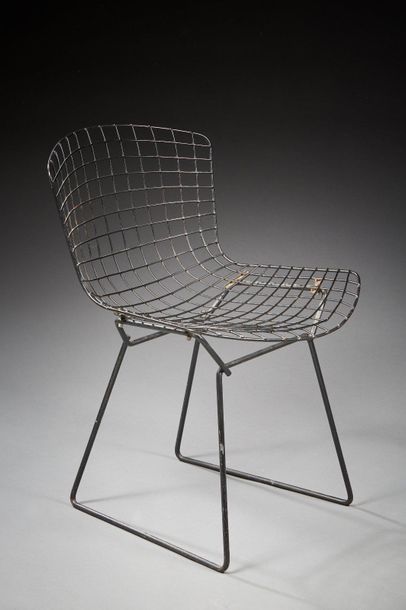 null Harry BERTOIA (1915-1978)

Diamond

Chaise en fil noir

Hauteur : 73 cm x Largeur:...