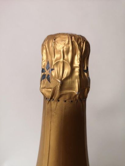 null 1 bouteille CHAMPAGNE MOËT ET CHANDON brut Impérial 1988 Belle couleur et pétillant....