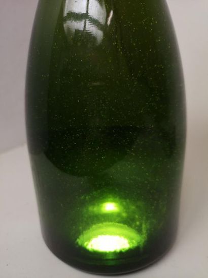 null 1 magnum CHAMPAGNE KRUG VINTAGE 1979 Coffret. Belle couleur et pétillant.