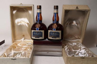 null 2 bouteilles GRAND MARNIER Edition "Royal Celebration - 29th July 1981". En...