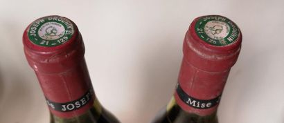 null 2 bouteilles CHAMBERTIN Grand cru "Clos de Bèze" - Joseph Drouhin 1976 

Étiquettes...