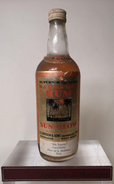 null 1 bouteille RHUM de BARBADOS "SUN-GLOW" - A.S. BRYDEN & SONS Années 60