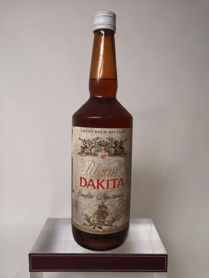 null 1 bouteille RHUM DAKITA - Qualité Supérieur - Comptoir des Antilles Annés 60...